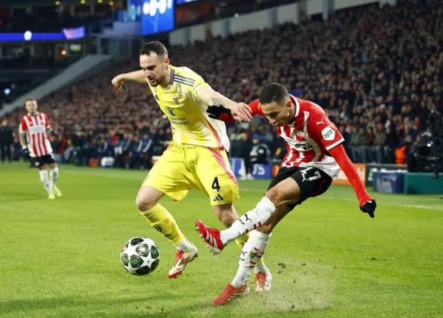 PSV Eindhoven mở tỷ số và Juventus phản công